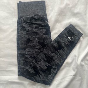 Gym shark leggings